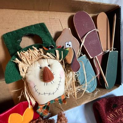 Flat of Thanksgiving decor