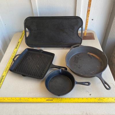Assorted cast-iron pans