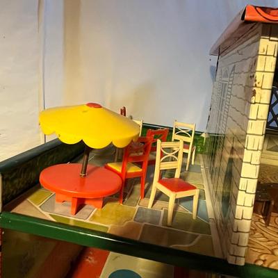 Marx Large sized Doll House w/ Dolls & Furniture