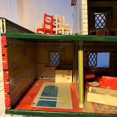Marx Large sized Doll House w/ Dolls & Furniture