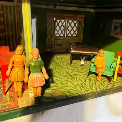 Marx Large sized Doll House w/ Dolls & Furniture