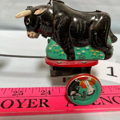Tin Japan Bull Fight Toy