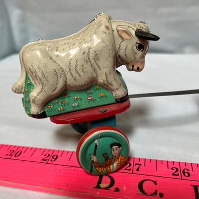 Tin Japan Bull Fight Toy