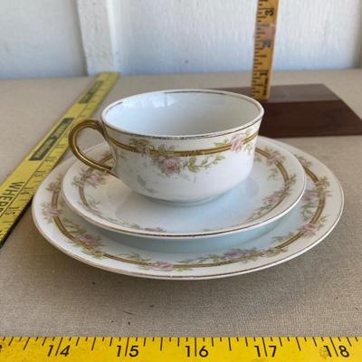 Vintage tea cup and plate set