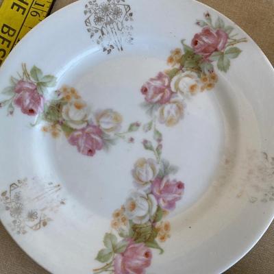 For vintage saucers