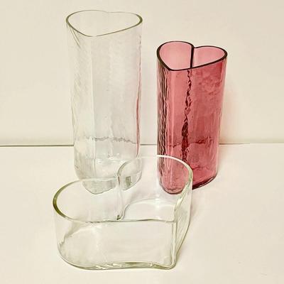 LOT 263   HEART SHAP GLASS VASES HEART SHAPE BOWL