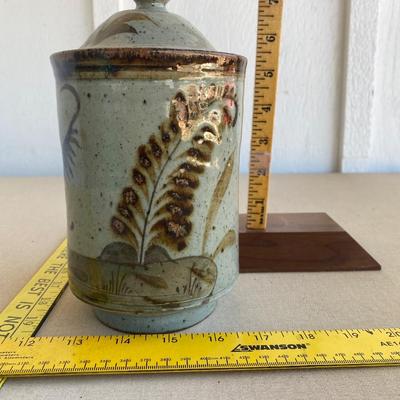 Stoneware jar with lid