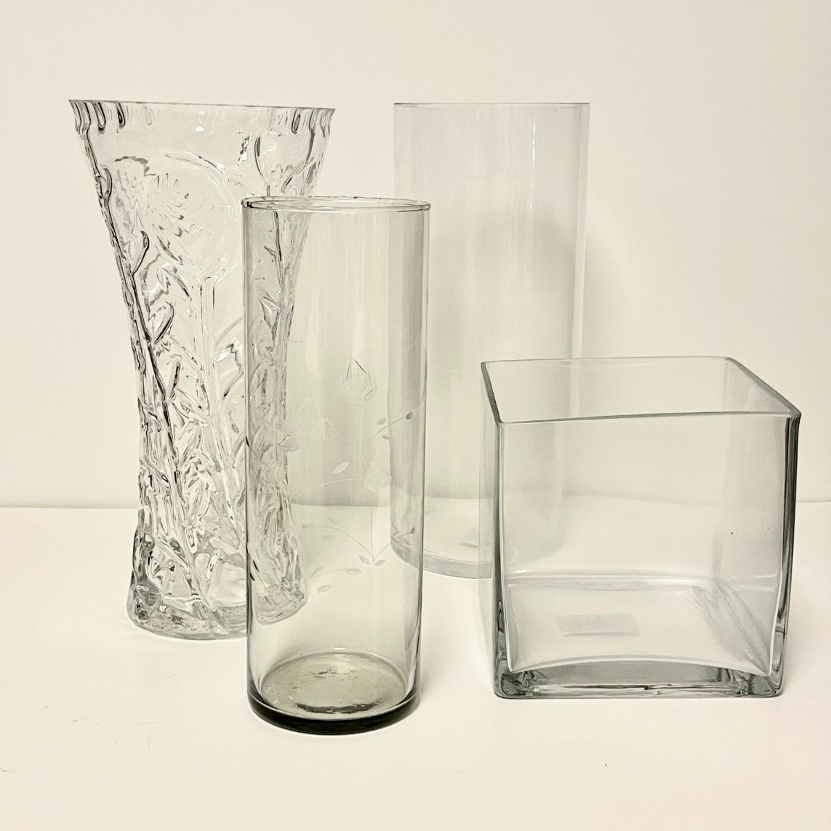 LOT 265 CLEAR GLASS FLOWER VASES