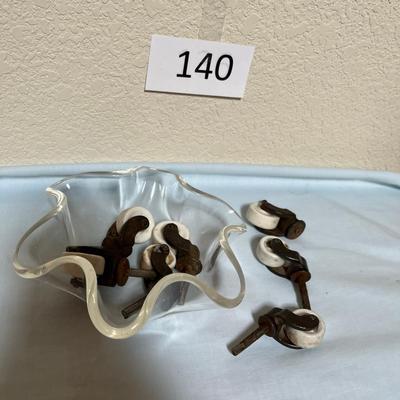 Bowl of Porcelain wheel castors