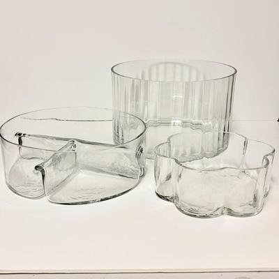 LOT 267   THREE GLASS BOWLS