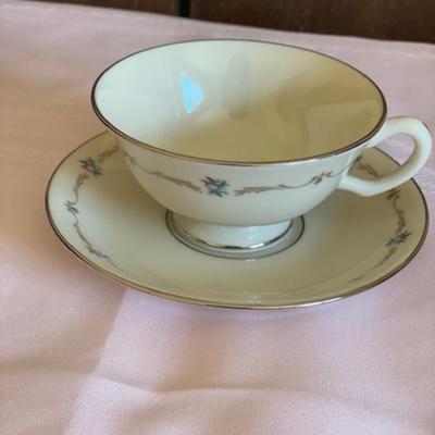 Lenox Capri Pattern - Set of 12 cups/saucers