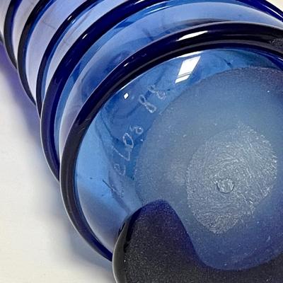 LOT 269  VINTAGE ART GLASS COBALT BLUE W/SPIRAL APPLIED RIBBON SIGNED LELOS 88