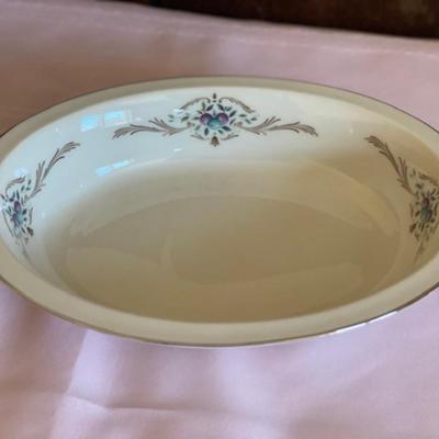 Lenox Capri Pattern 10" Oval Serving Bowl