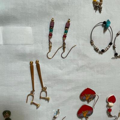 Lot Costume jewelry.