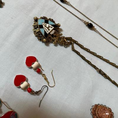 Lot Costume jewelry.