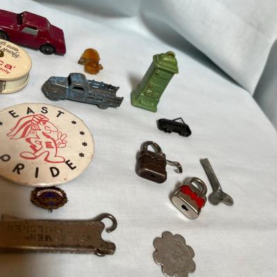 Lot of Pinback Buttons & Other advertising items