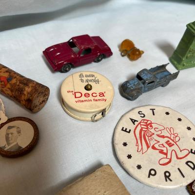 Lot of Pinback Buttons & Other advertising items
