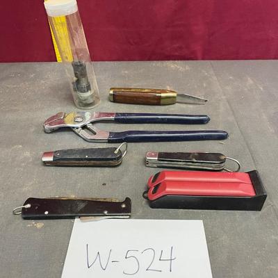 Pocket knives, adjustable wrench assortment