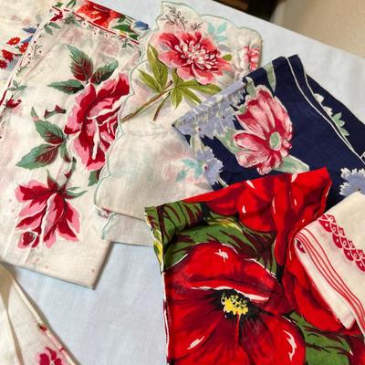 Vintage Ladies Hankies!  Fancies