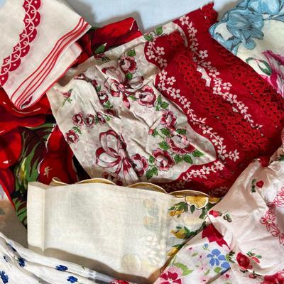 Vintage Ladies Hankies!  Fancies