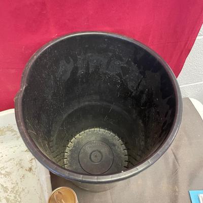 Tub, caulking and trash can