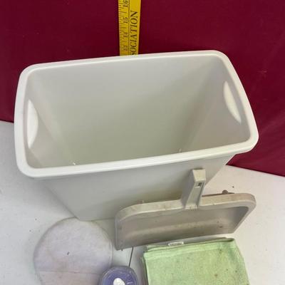 Trash can and clean up