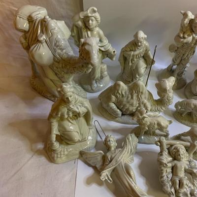 Vintage Creche Nativity Set 19 pieces