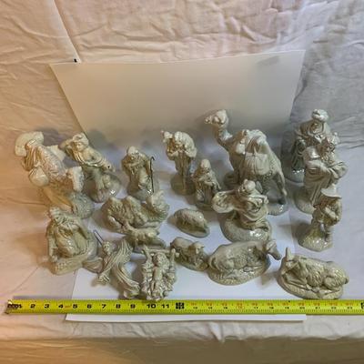 Vintage Creche Nativity Set 19 pieces