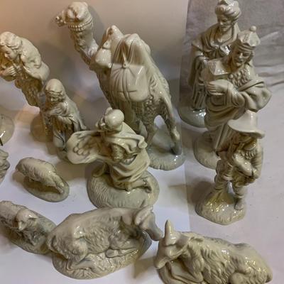 Vintage Creche Nativity Set 19 pieces