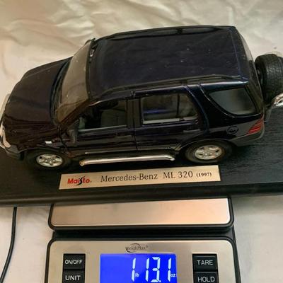 Mercedes-Benz ML 320 Model, 1:18, 1997 Special edition, Maisto Model - 12â€ x 5.5â€ x 4â€ approx