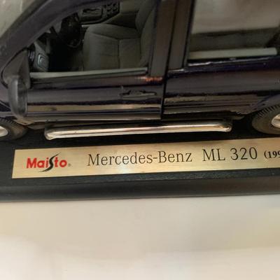 Mercedes-Benz ML 320 Model, 1:18, 1997 Special edition, Maisto Model - 12â€ x 5.5â€ x 4â€ approx