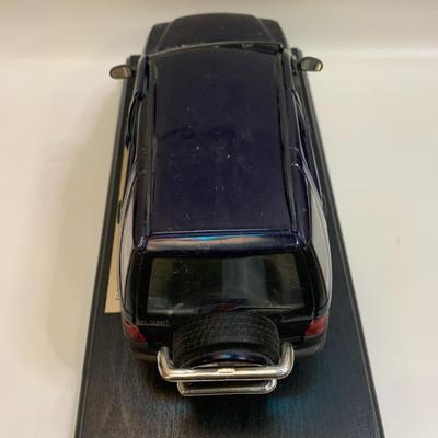 Mercedes-Benz ML 320 Model, 1:18, 1997 Special edition, Maisto Model - 12â€ x 5.5â€ x 4â€ approx