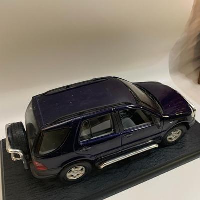 Mercedes-Benz ML 320 Model, 1:18, 1997 Special edition, Maisto Model - 12â€ x 5.5â€ x 4â€ approx