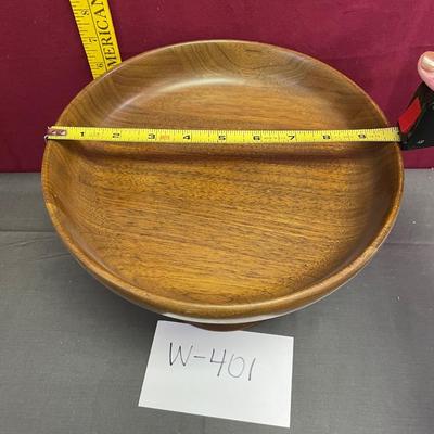 Wooden pedestal bowl