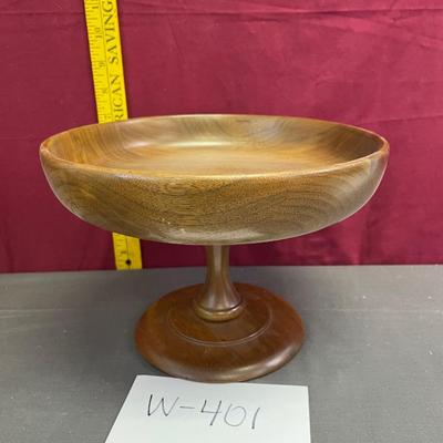 Wooden pedestal bowl