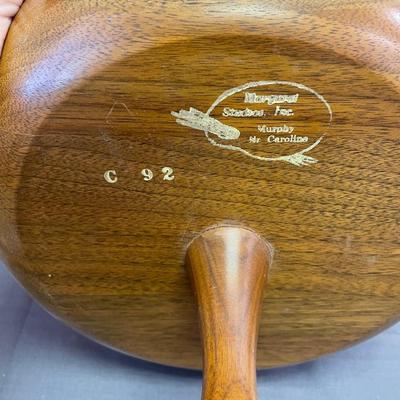 Wooden pedestal bowl