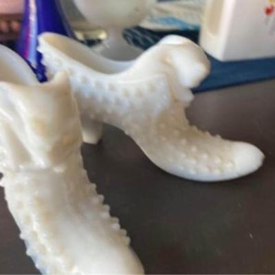 Fenton milk glass shoe set