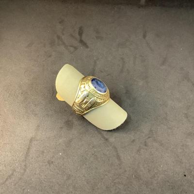 J1285 10kt Yellow Gold University of PA Class Ring