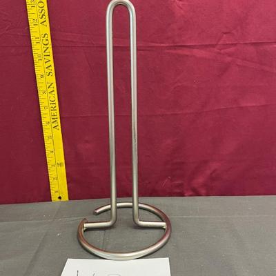 Paper towel holder