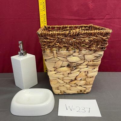 Bathroom accessories