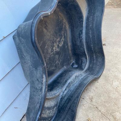 A 125 gallon fish pond good condition