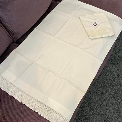 2 sets of Pillow slips