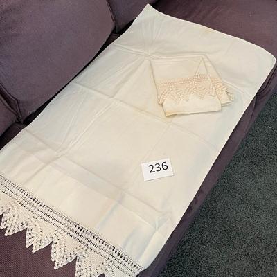 2 sets of Pillow slips