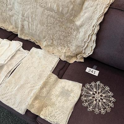 Lace Table Clothes & napkins
