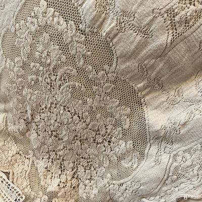 Lace Table Clothes & napkins