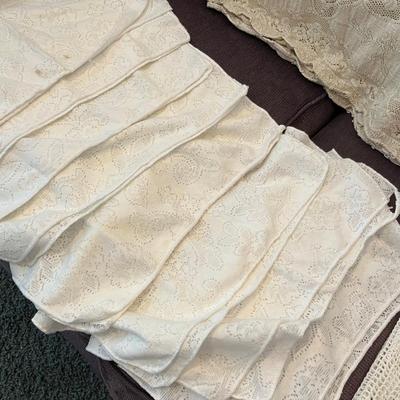 Lace Table Clothes & napkins