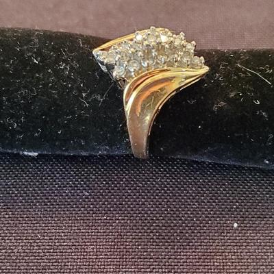 14K Gold ring with 21 DIamonds