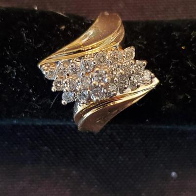 14K Gold ring with 21 DIamonds