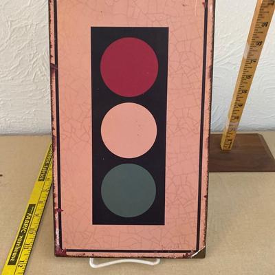 Tin Stoplight wall hanging