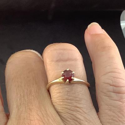 J1295 14kt Yellow Gold 6 prong Round Garnet Ladies Ring